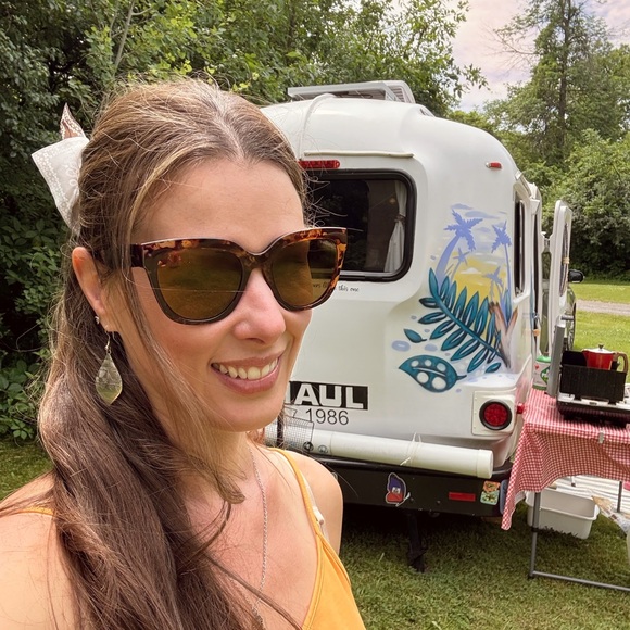 I sell my pieces so I can shop yours (itβs all about balance, right? π
π¨π¦ - Picture 5 of 6